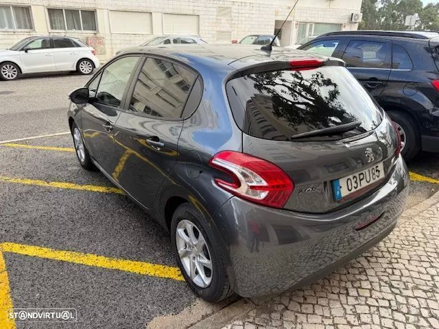 Peugeot 208 1.2 PureTech Active - 12