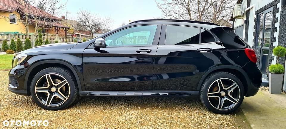 Mercedes-Benz GLA - 2