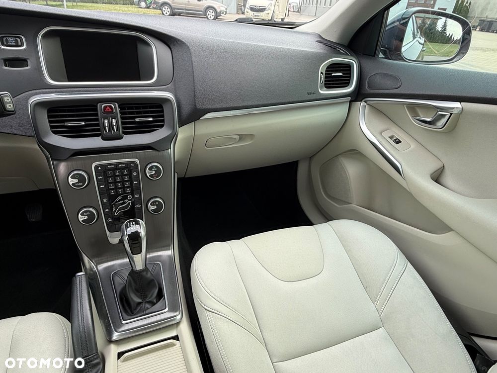 Volvo V40 - 30