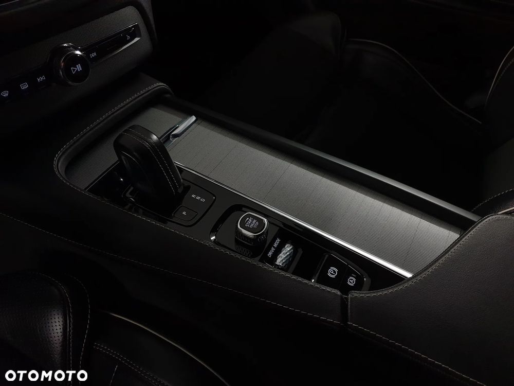 Volvo XC 90 B5 D AWD Geartronic RDesign - 33