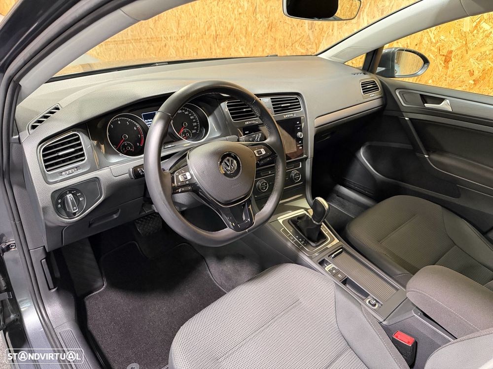 VW Golf 1.0 TSI Confortline DSG - 19