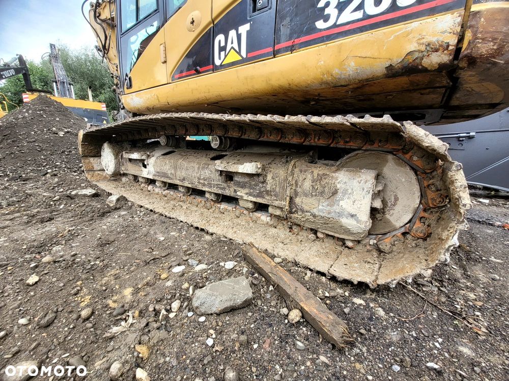 Caterpillar 318C - 11