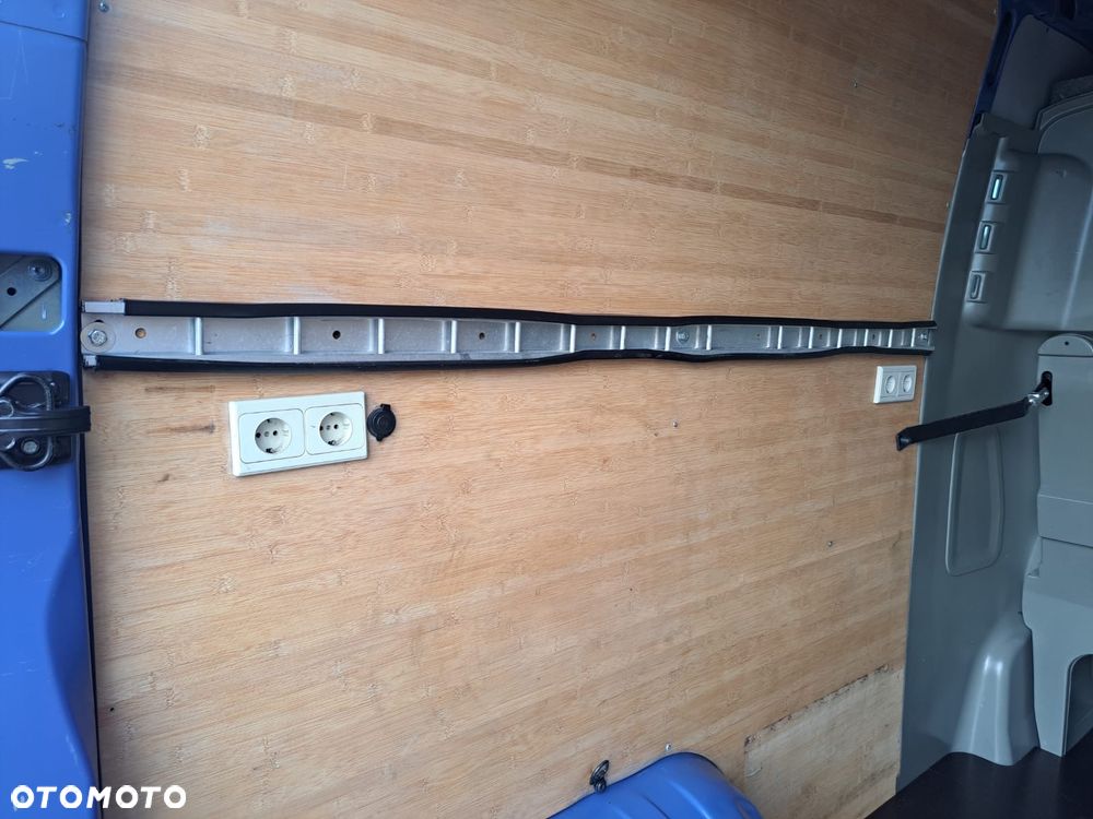 Nissan Interstar - 15