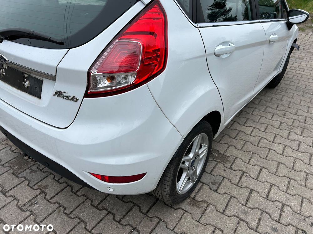 Ford Fiesta - 25