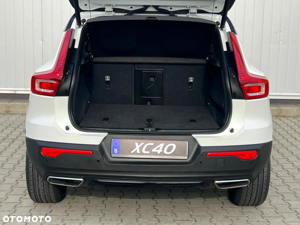 Volvo XC 40 T5 AWD R-Design - 3