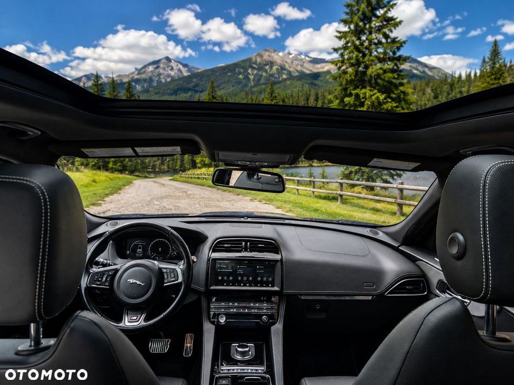 Jaguar F-Pace 3.0 V6 AWD S - 3