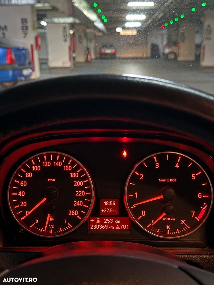 BMW Seria 3 320i - 10