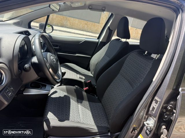 Toyota Yaris 1.4 D-4D Comfort+P.Style - 13