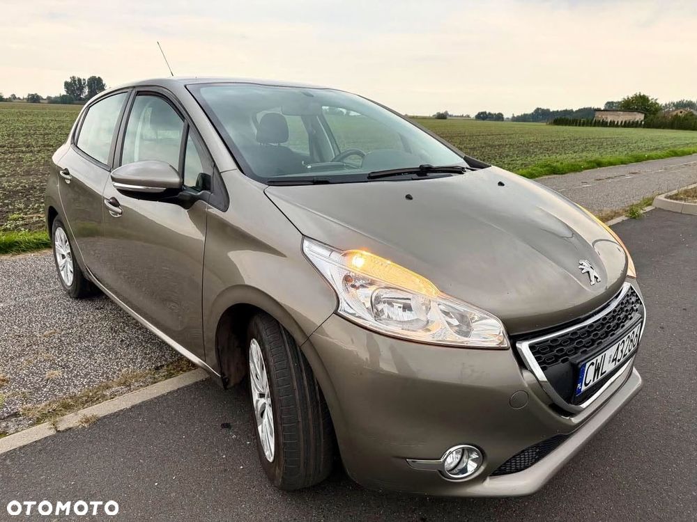 Peugeot 208 - 2