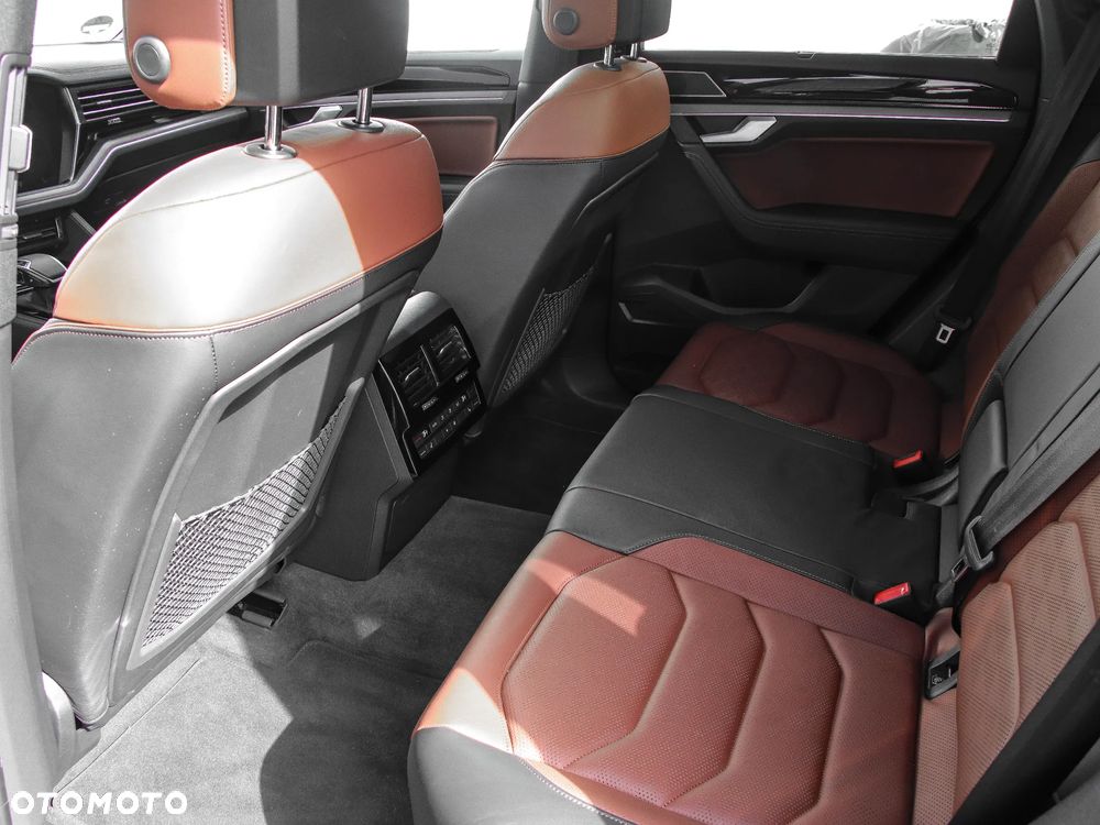 Volkswagen Touareg 3.0 V6 TDI 4Motion R-Line - 12