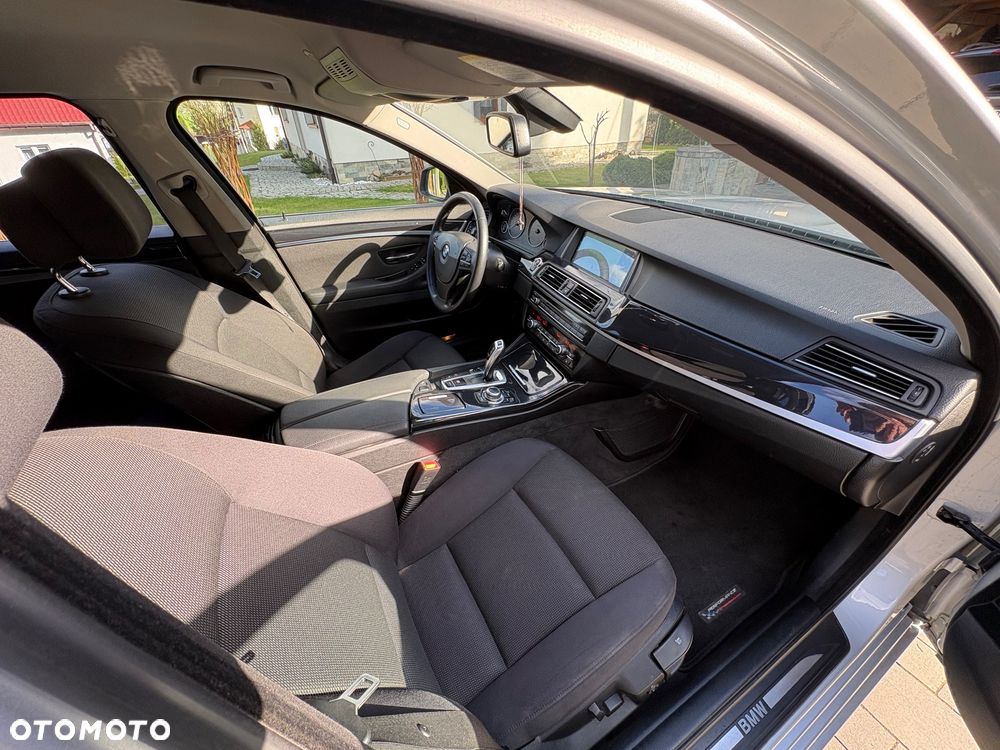 BMW Seria 5 525d xDrive Modern Line - 9