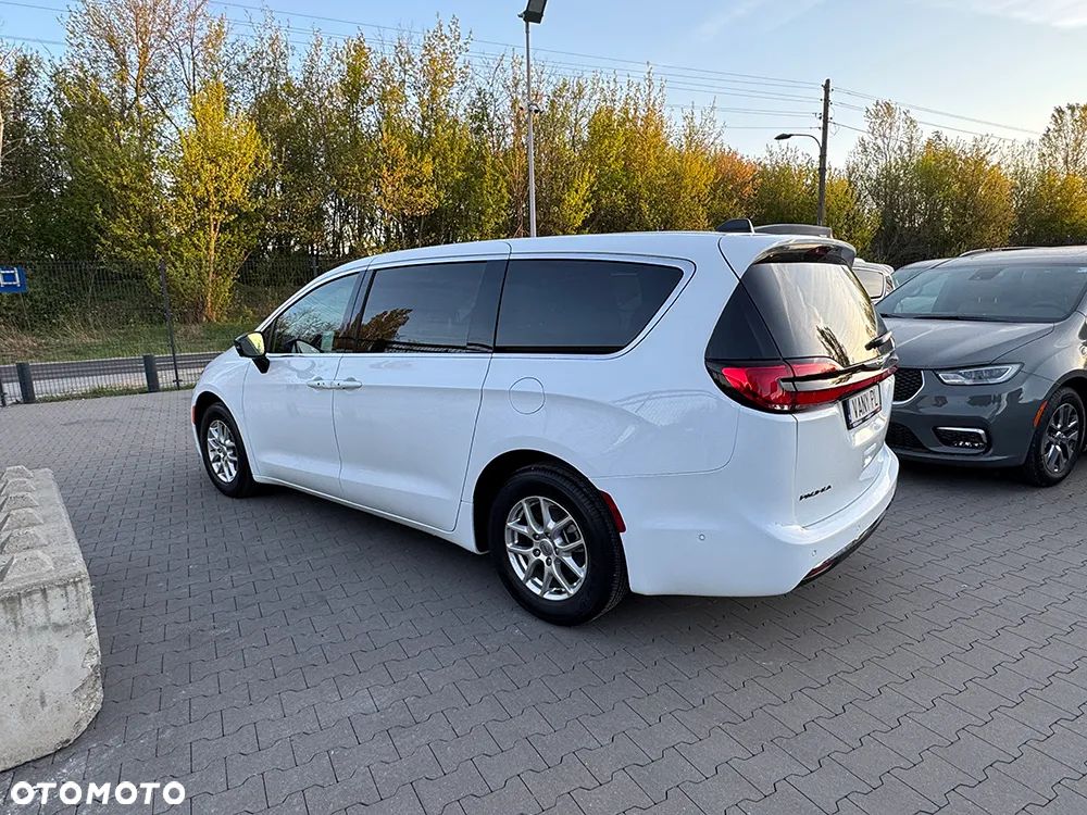 Chrysler Pacifica - 7