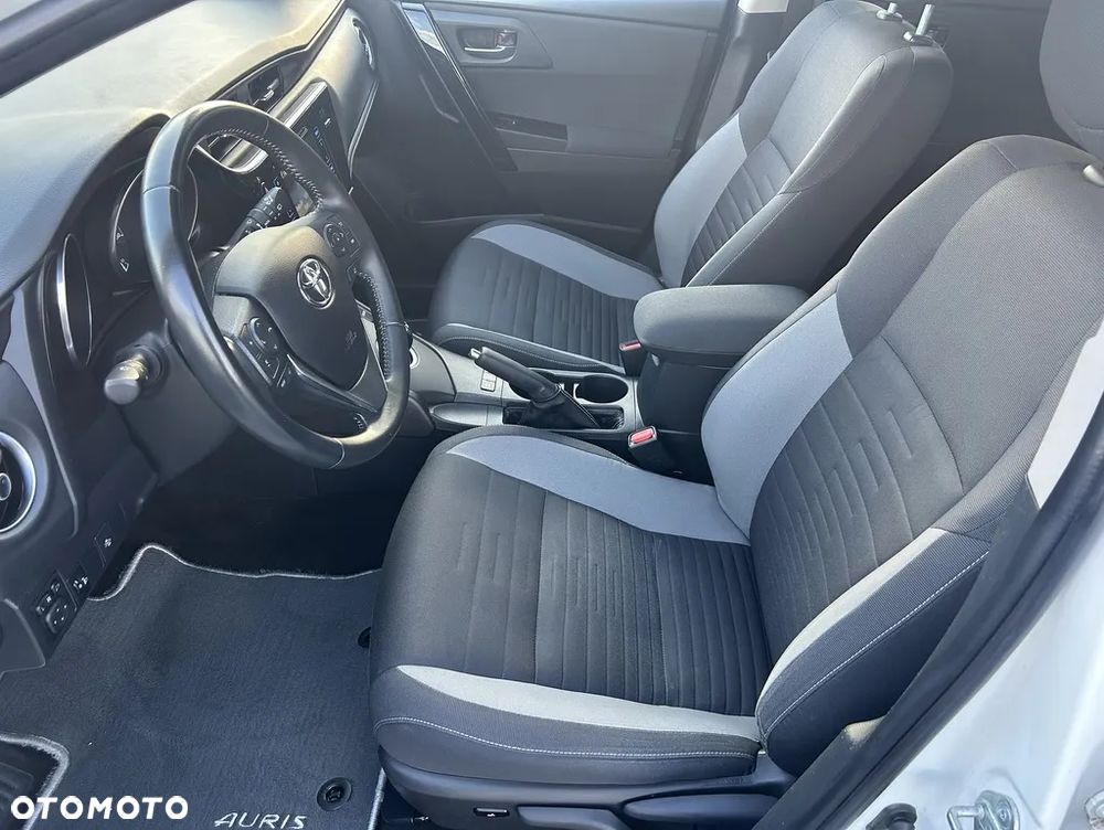Toyota Auris 1.8 VVT-i Hybrid Automatik Executive - 6