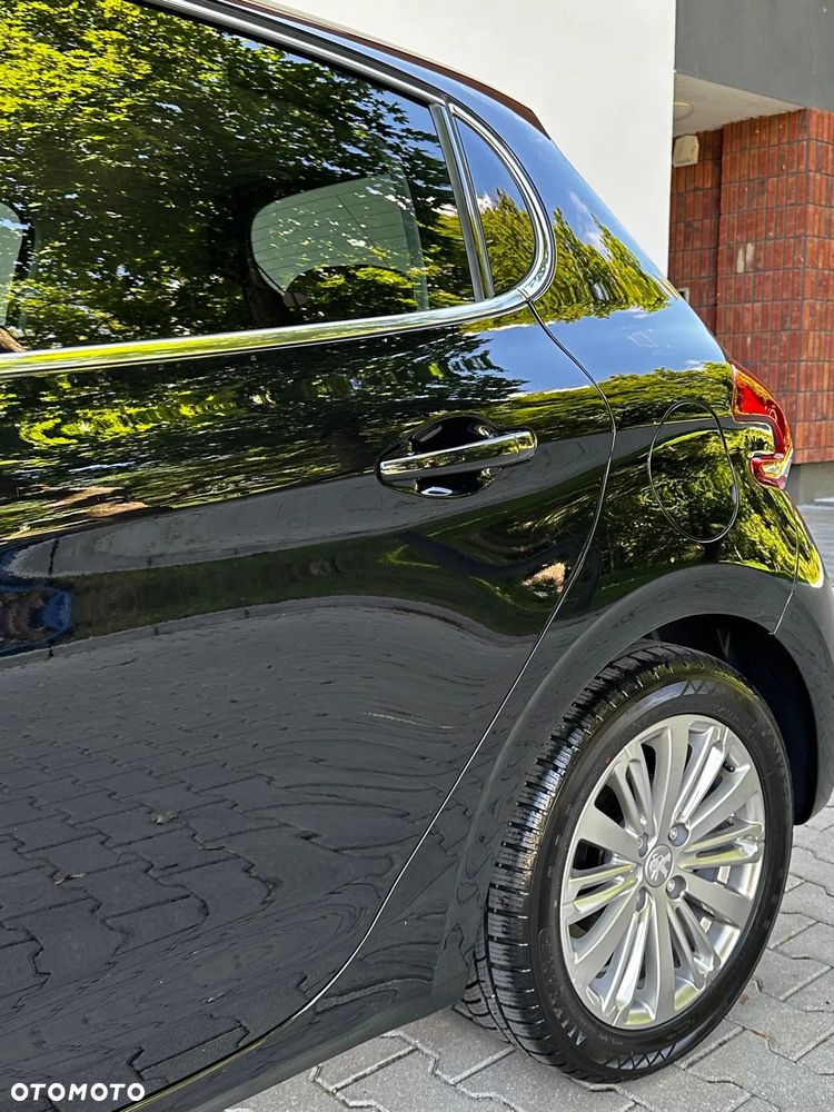 Peugeot 208 PureTech 110 Stop & Start Signature - 26