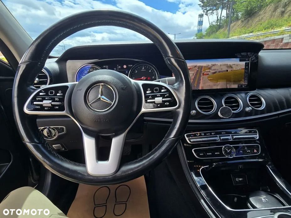 Mercedes-Benz Klasa E 220 d 4Matic 9G-TRONIC Avantgarde - 8