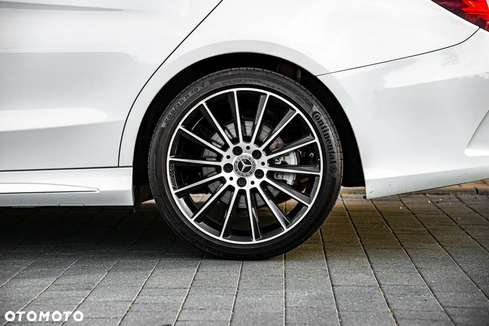Mercedes-Benz Klasa C 300 4MATIC 9G-TRONIC - 20