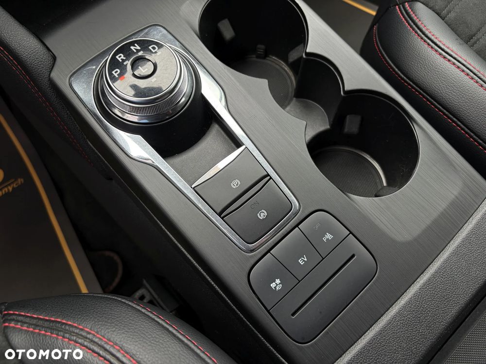 Ford Kuga 2.5P PHEV FWD ST-Line - 33