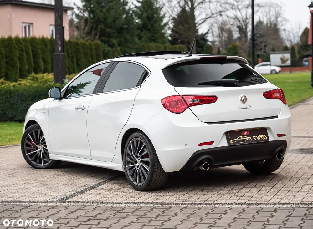 Alfa Romeo Giulietta 1.8 TBi 16V Quadrifoglio Verde - 9