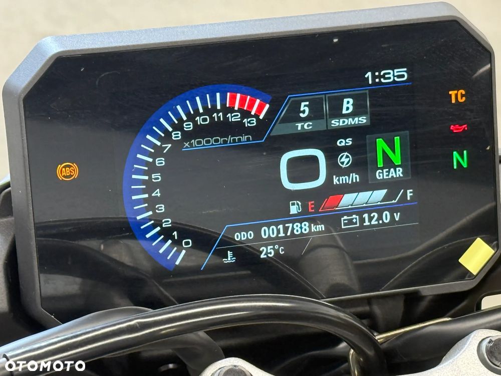 Suzuki GSX 1000 - 9