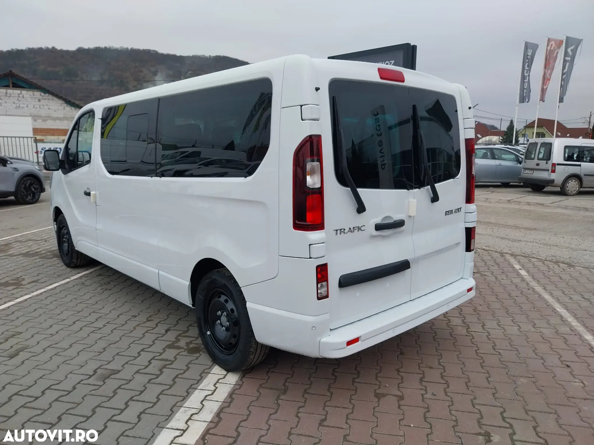 Renault Trafic Combi 2.0 Blue dCi 150 S&S L2 8+1 Zen - 14