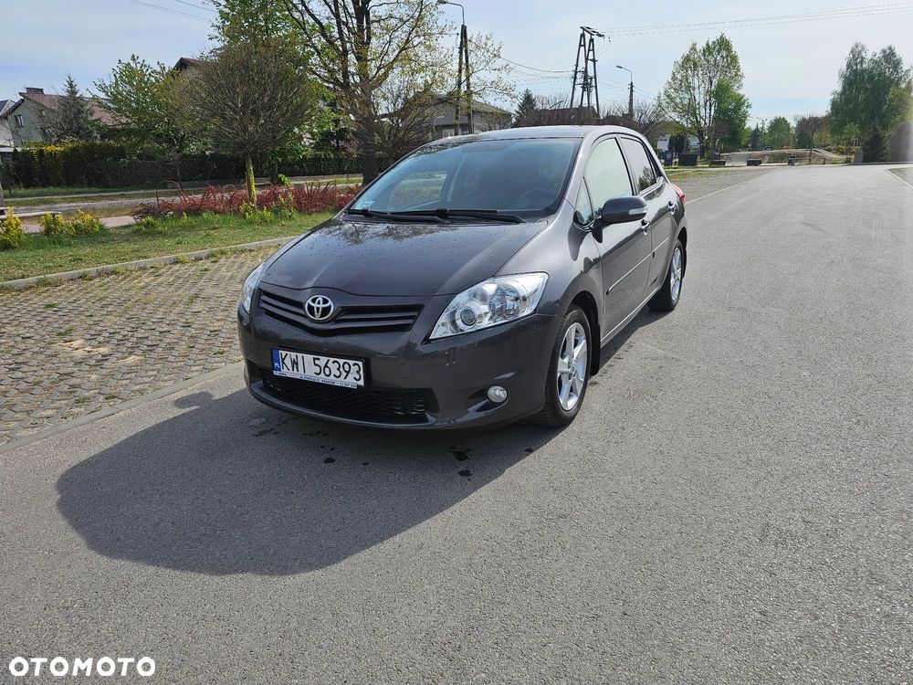 Toyota Auris 1.6 Premium - 1