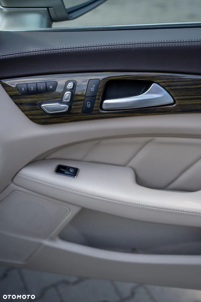 Mercedes-Benz CLS 400 4-Matic 7G-TRONIC - 22