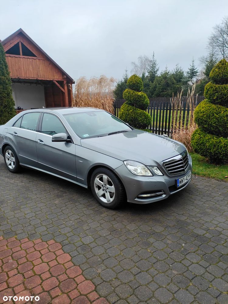 Mercedes-Benz Klasa E 300 CDI DPF BlueEFFICIENCY 7G-TRONIC Avantgarde - 3