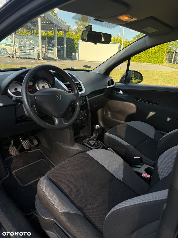 Peugeot 207 1.4 16V Trendy - 2