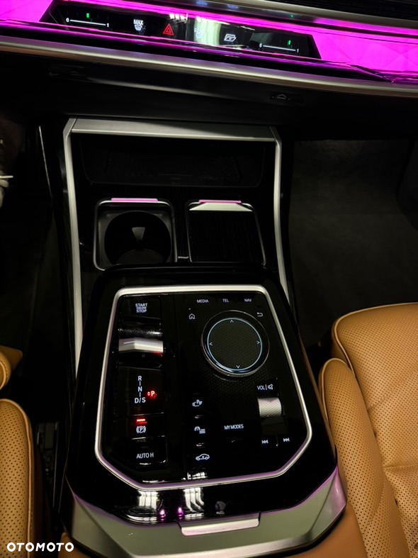 BMW Seria 7 - 12