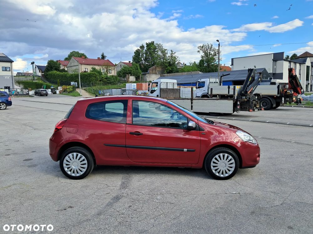 Renault Clio 1.2 16V Alize Euro5 - 6