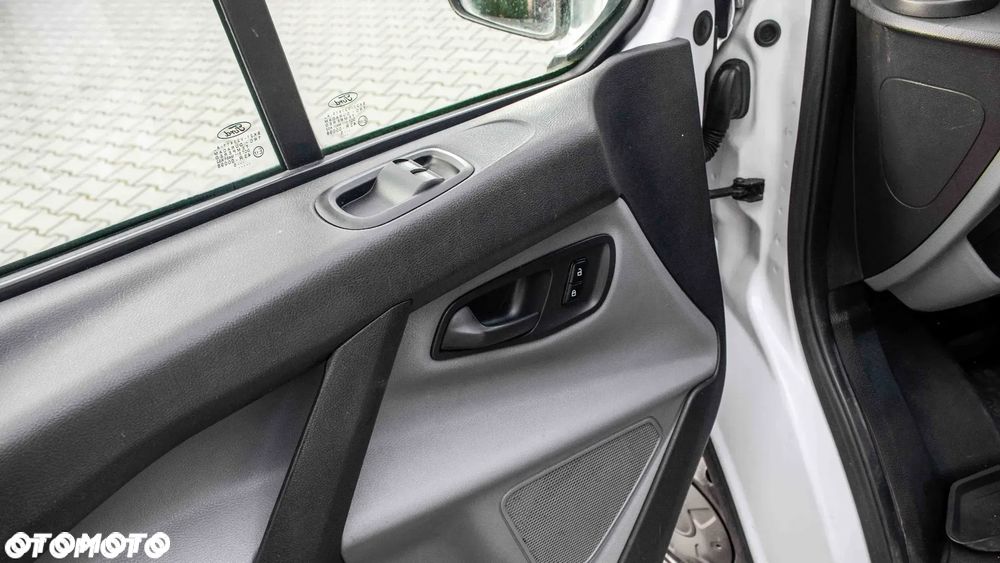 Ford Tourneo Custom 300 L1H1 VA Trend - 13