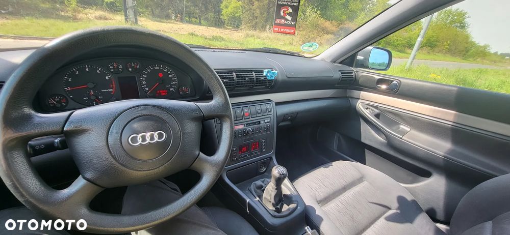 Audi A4 Limousine 1.8 - 19