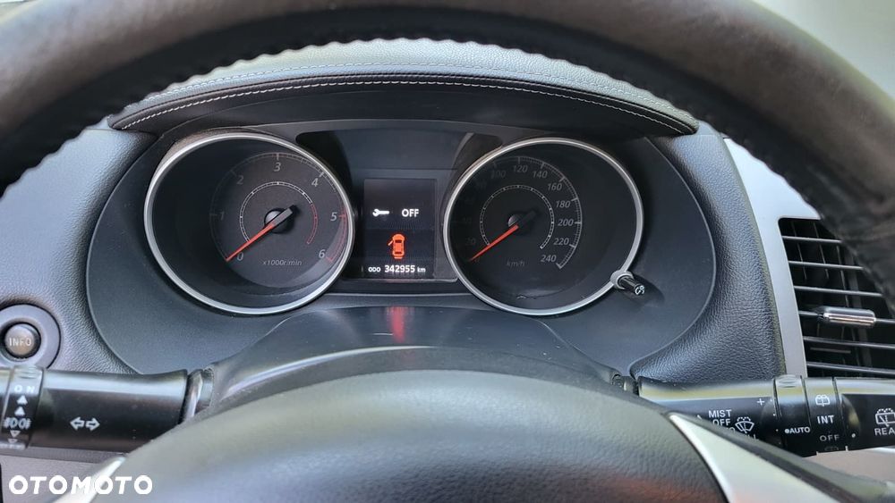 Mitsubishi Outlander - 6