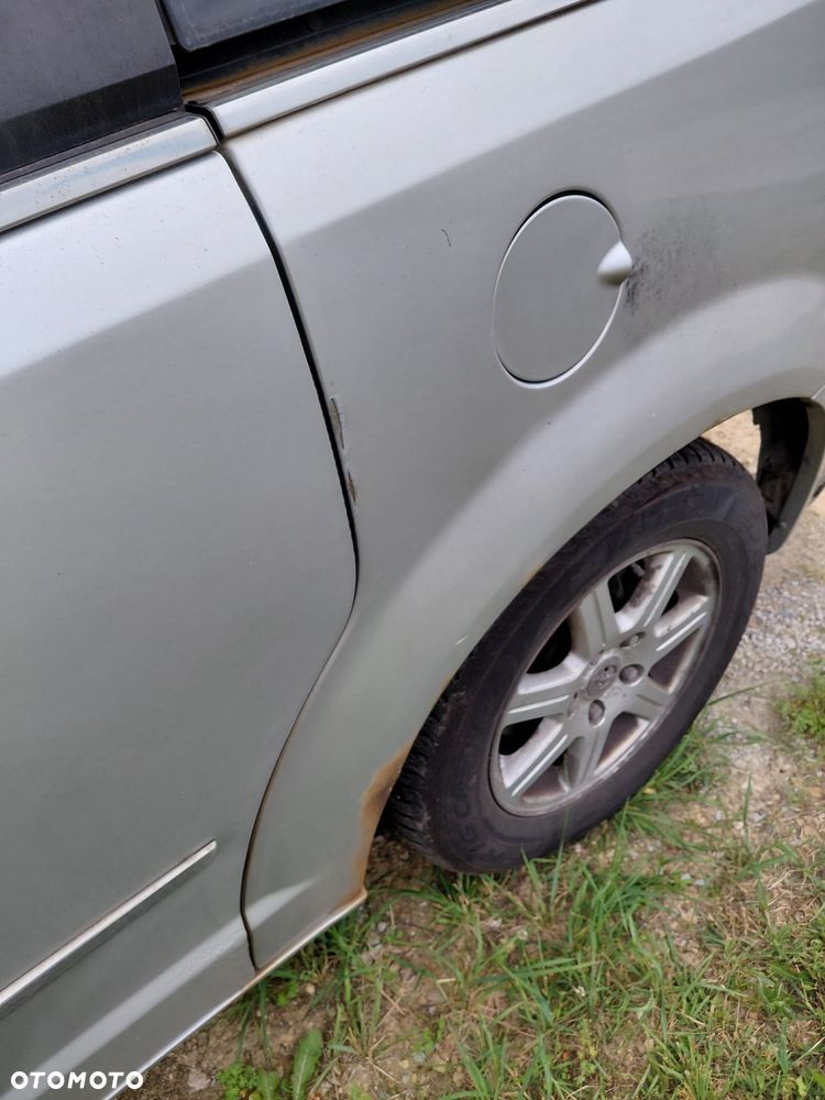 Chrysler Town & Country - 22