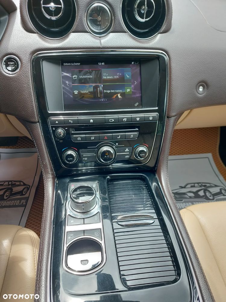 Jaguar XJ 3.0 V6 Premium Luxury - 28