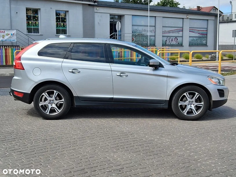 Volvo XC 60 D5 AWD Summum - 4