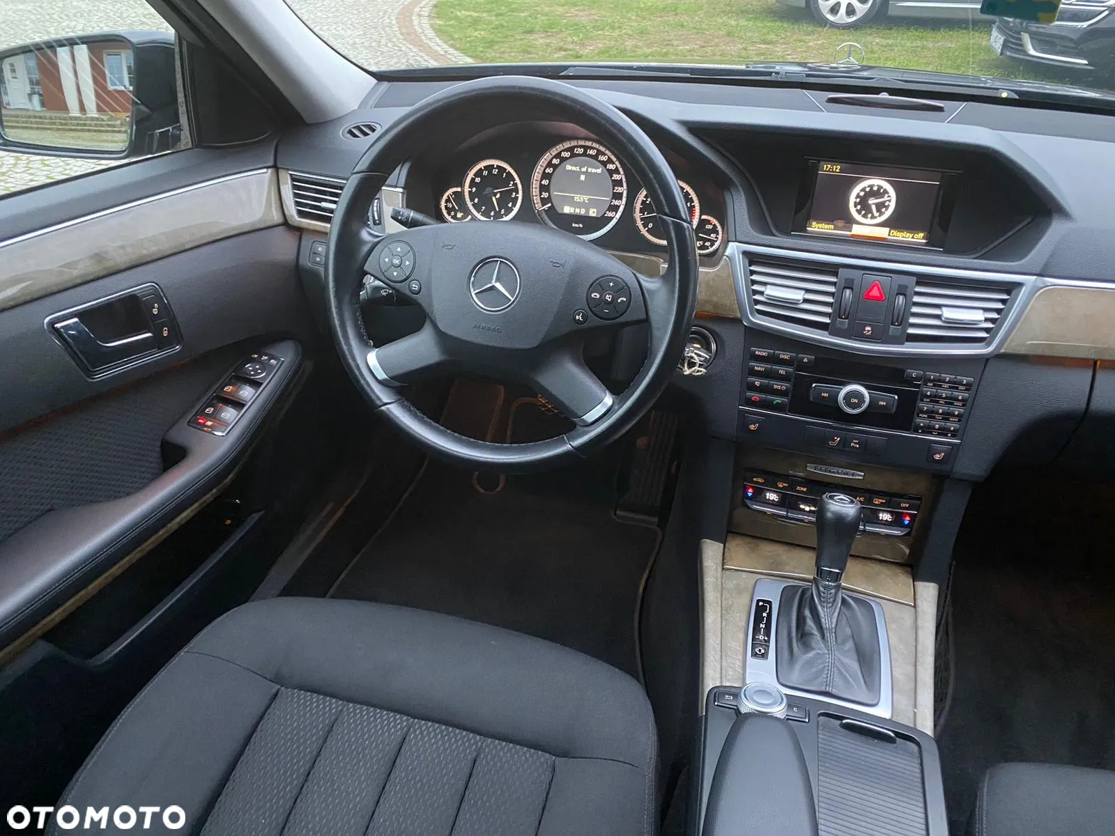 Mercedes-Benz Klasa E 200 T BlueEFFICIENCY 7G-TRONIC - 7