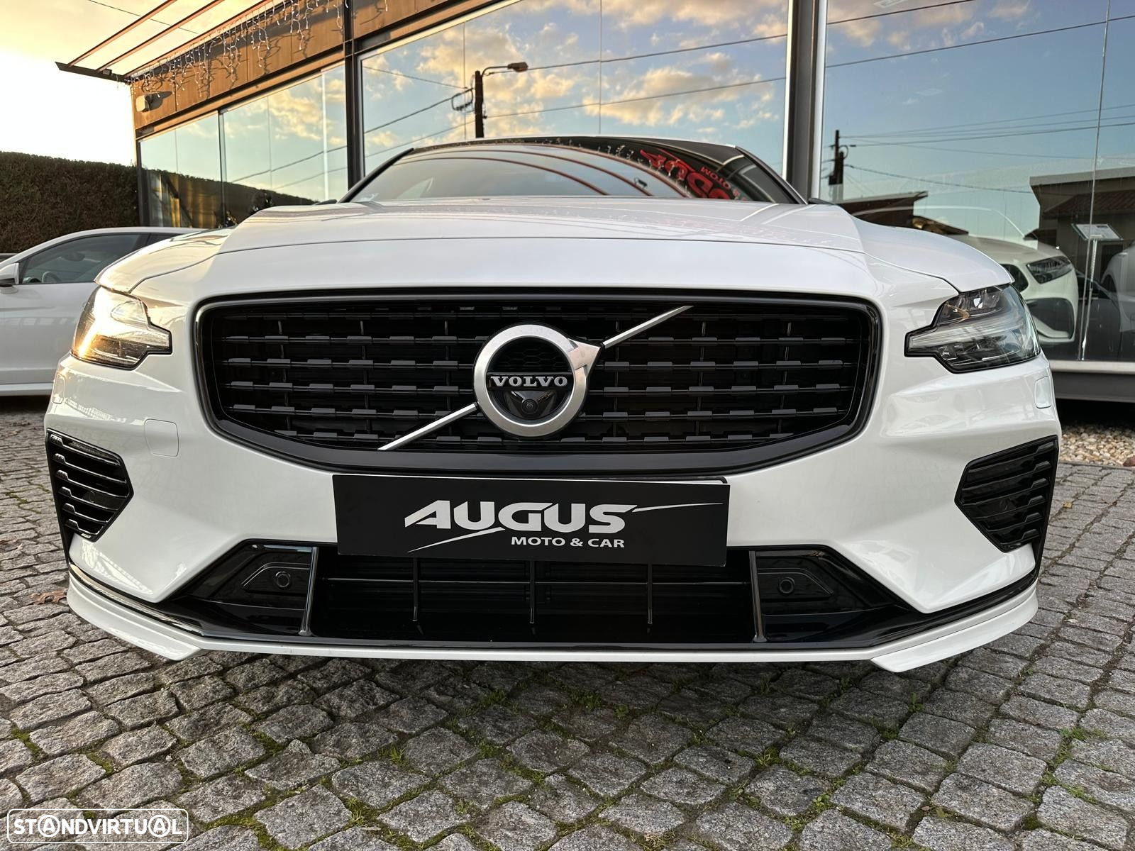Volvo S60 2.0 T8 PHEV R-Design AWD - 8