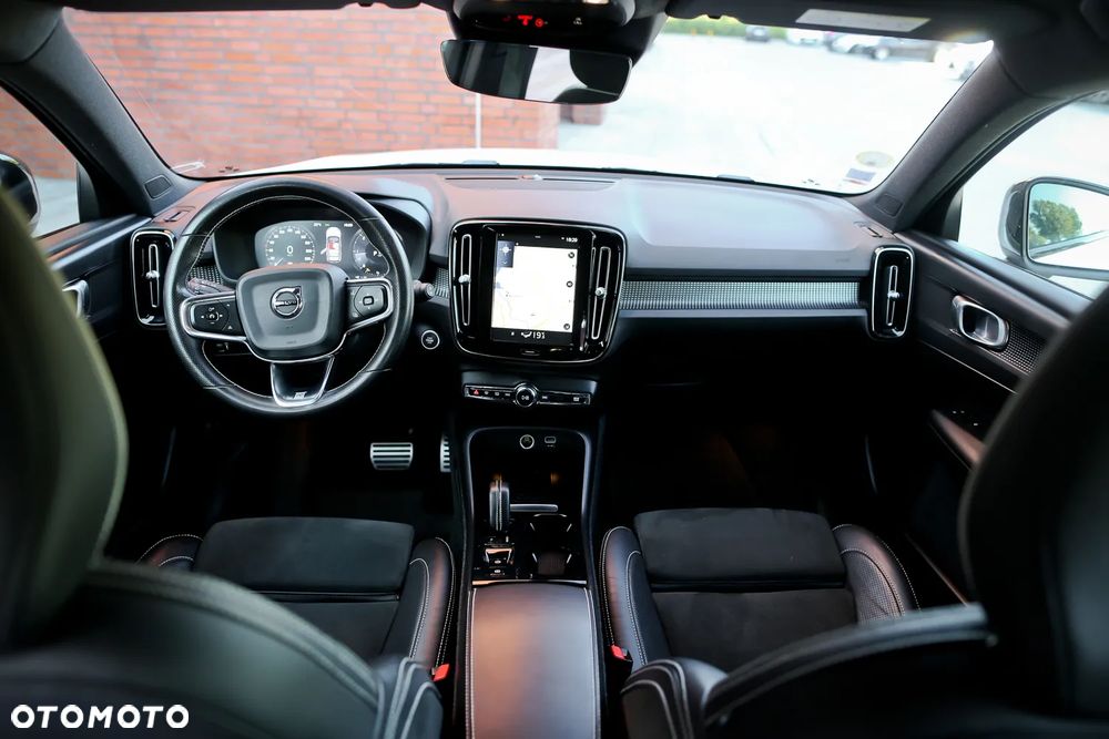 Volvo XC 40 D4 AWD Geartronic R-Design - 20