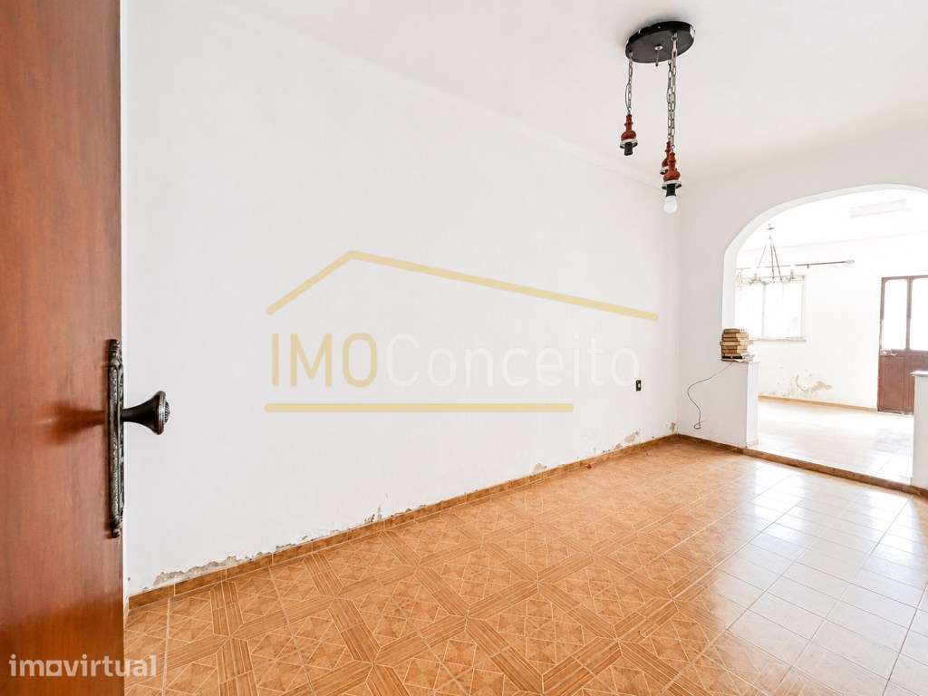 Moradia T4|| ||Tomar|| Apeadeiro|| Aldeia|| Campo - Grande imagem: 2/45