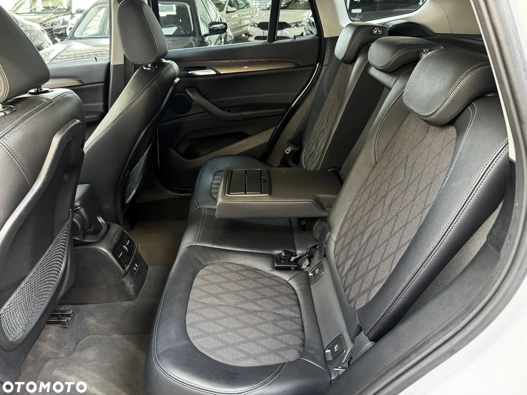 BMW X1 sDrive18i GPF xLine - 13