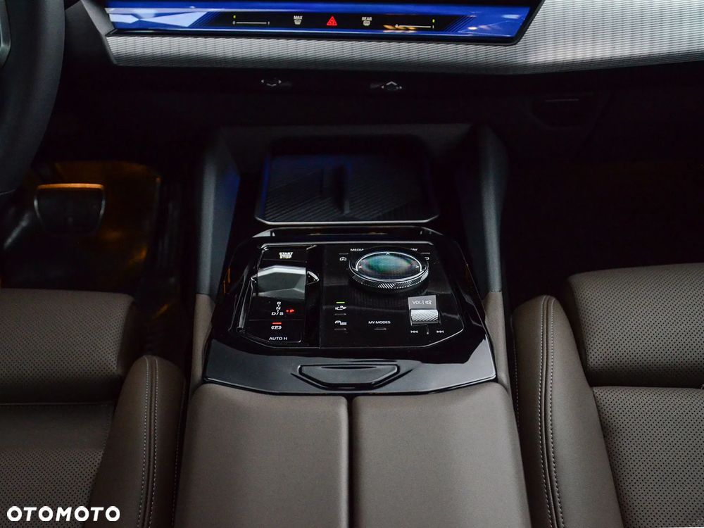 BMW Seria 5 520d xDrive mHEV M Sport - 34