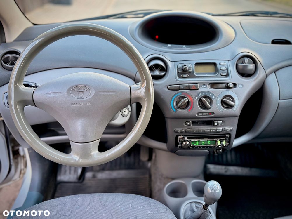 Toyota Yaris 1.0 Terra - 6