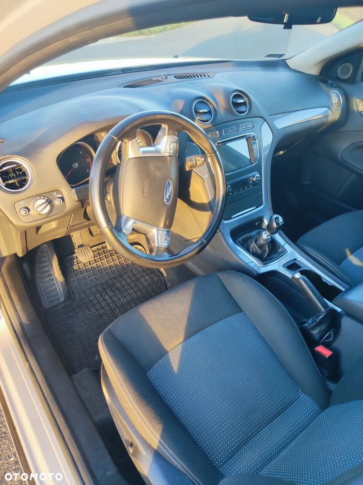 Ford Mondeo 2.0 TDCi Gold X - 12