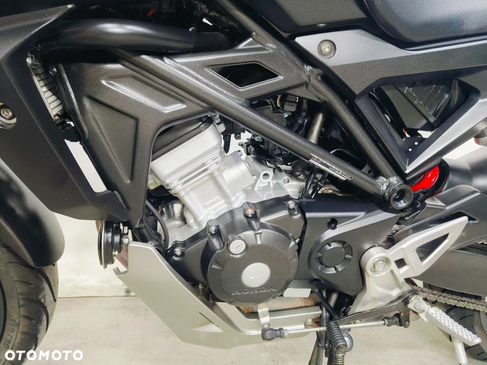 Honda CB - 22