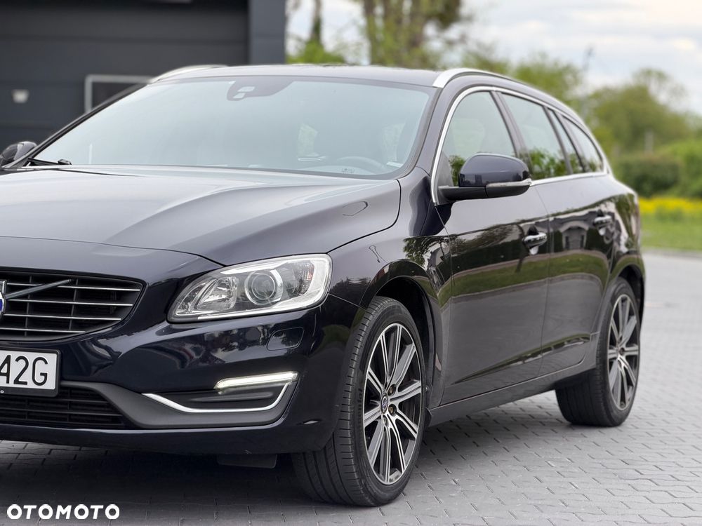 Volvo V60 D2 Geartronic Summum - 34