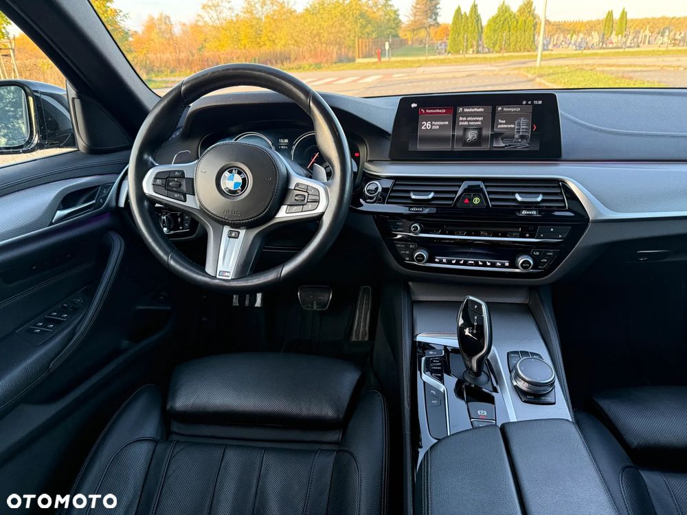 BMW Seria 5 530i xDrive M Sport Edition - 12