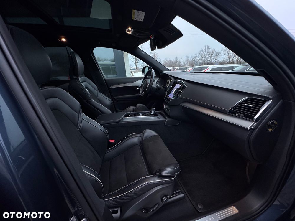 Volvo XC 90 B5 D AWD Ultimate Dark - 29