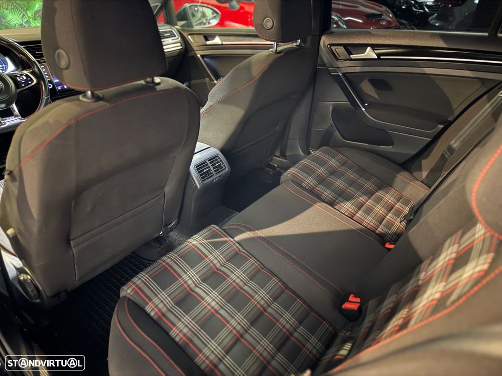 VW Golf GTI Performance BlueMotion DSG - 41