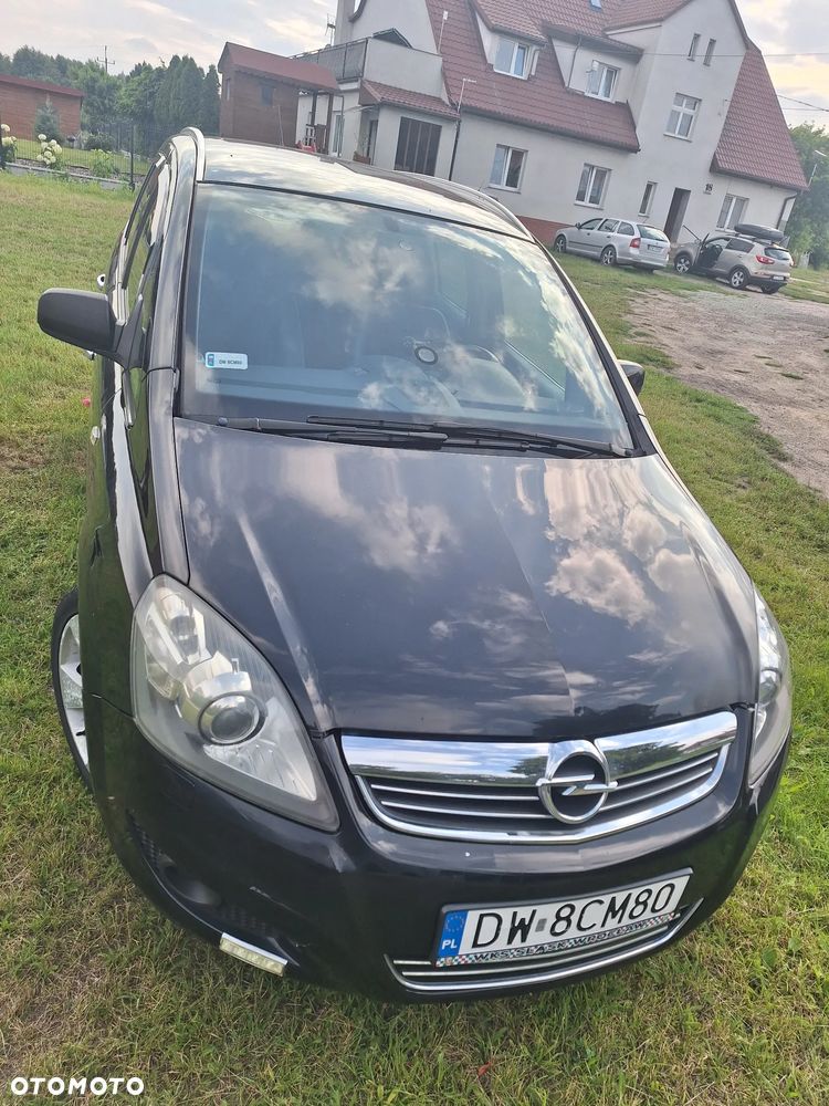 Opel Zafira 1.8 Cosmo - 2
